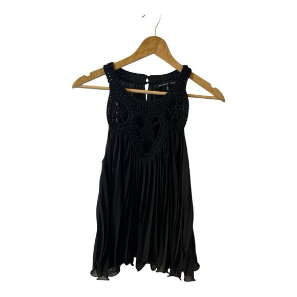 Endless Rose Women’s Crochet Flowy Tank Top Black Size Small NWOT - Picture 1 of 7